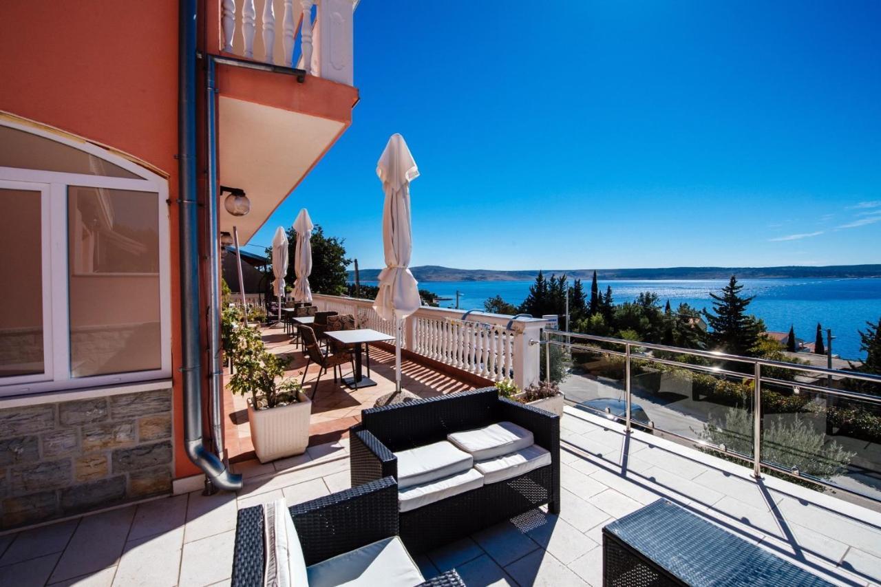Apartments By The Sea Starigrad, Paklenica - 16421 Dış mekan fotoğraf