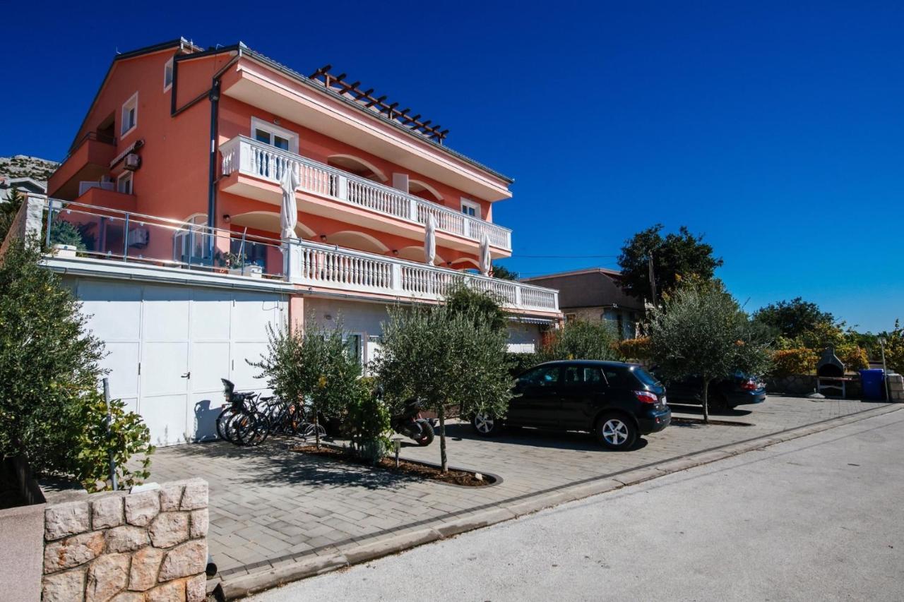 Apartments By The Sea Starigrad, Paklenica - 16421 Dış mekan fotoğraf