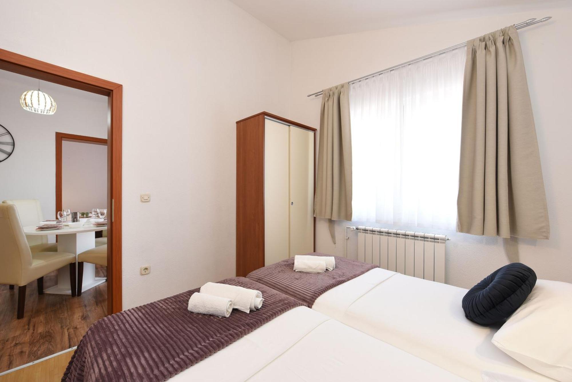 Apartments By The Sea Starigrad, Paklenica - 16421 Oda fotoğraf